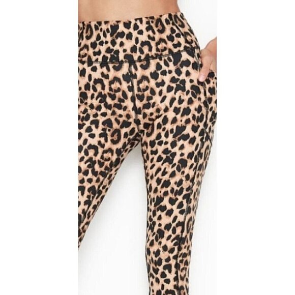 Victoria's Secret Sz 2 Leopard Print Studio Essential Cropped Leggings - Picture 4 of 15